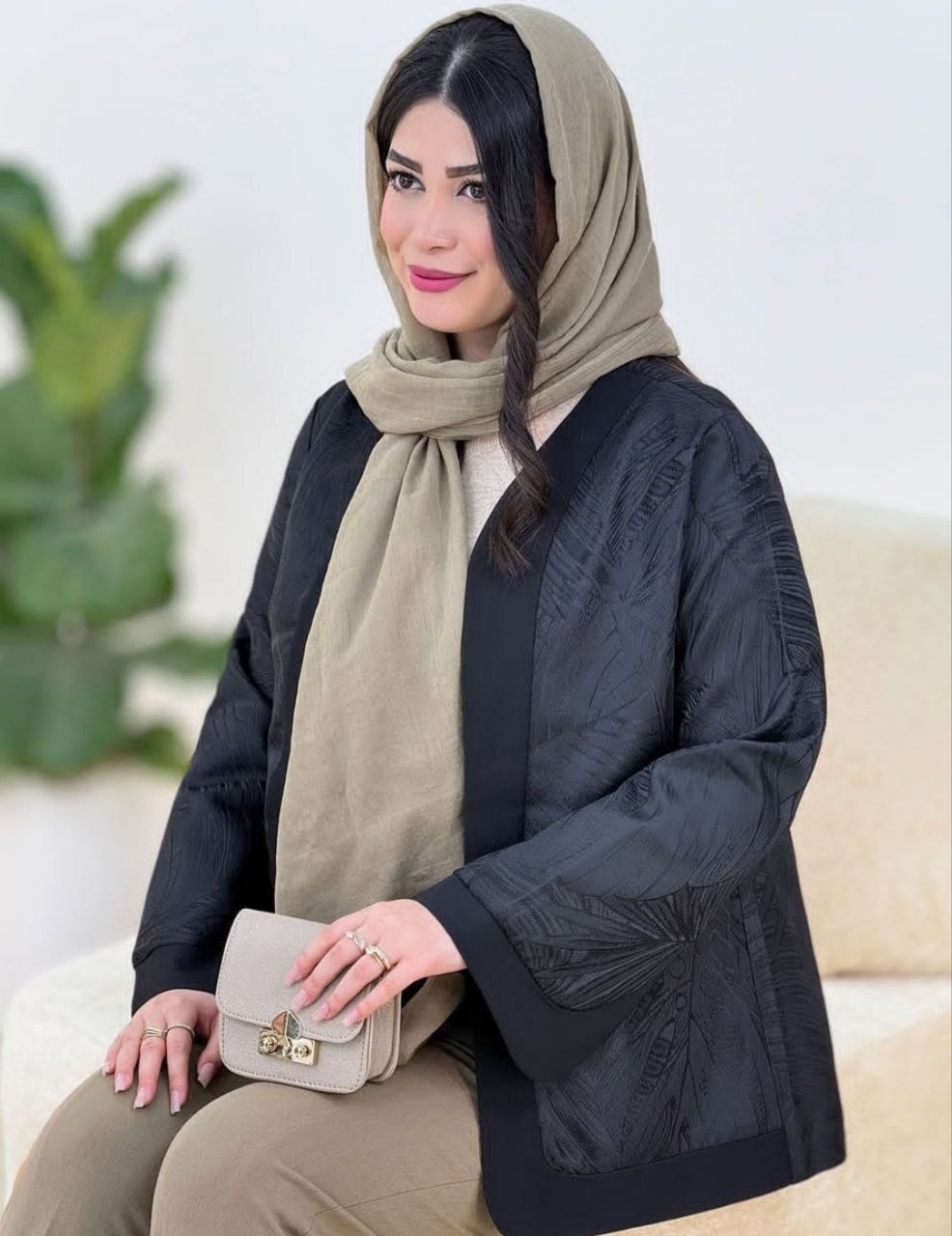 مانتو مجلسی ژاکارد طرحدار زمینه مشکی