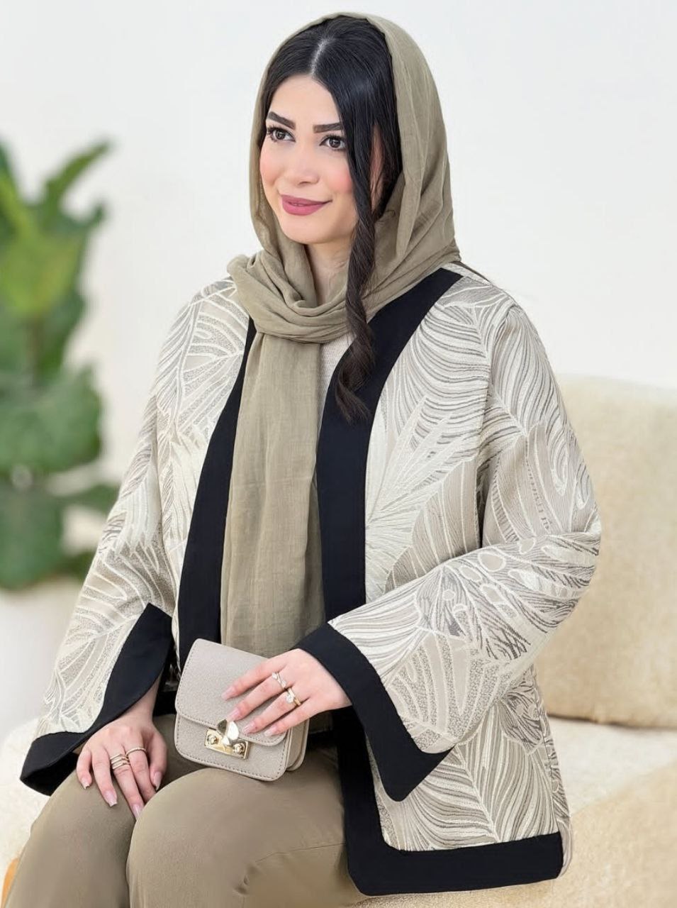 مانتو مجلسی ژاکارد طرحدار زمینه طلائی سبز